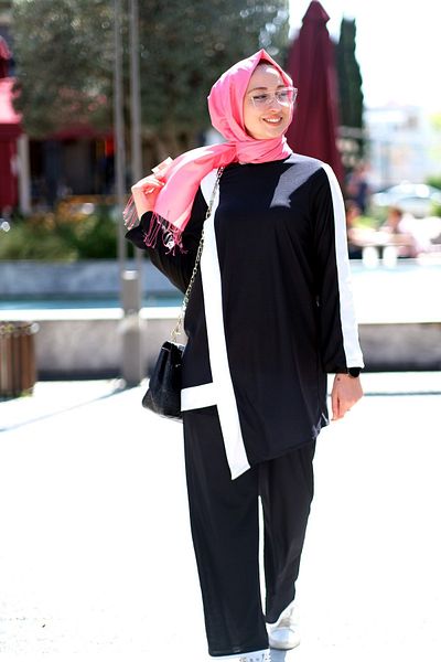 ZUBAZUP Black and White Striped Hijab Bottom Top Set Tunic Trousers 2-Piece Set Crepe Knitted