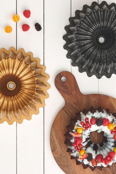 Karaca قالب الكيك المصبوب باللون الذهبي النجمي