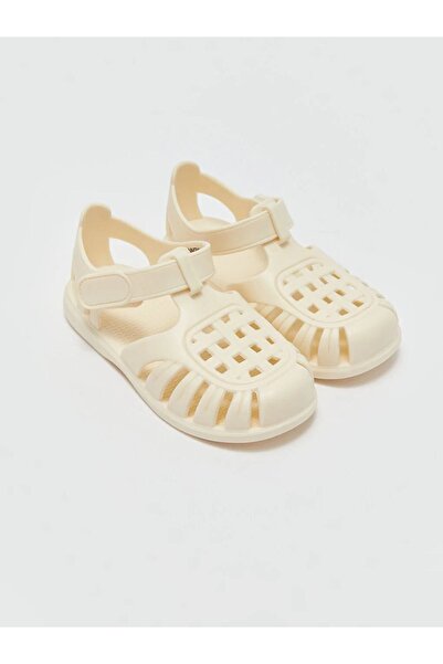 LC Waikiki LCW STEPS Delikli Kız Bebek Sandalet