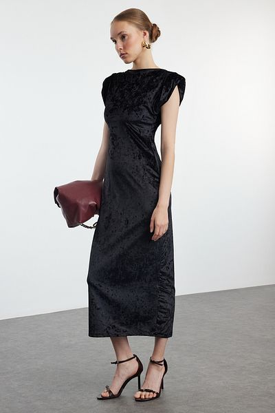 Trendyol Collection Stretchy Padded Black Maxi Velvet Bodycon Dress - Twoaw25el00116