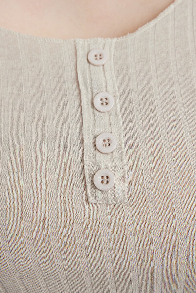 Trendyol Collection Pool Collar Slim Fit Knitted Blouse - Stone Button Detail TWOAW25BZ00161