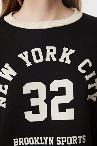 Trendyol Collection Fleecová pletená mikina - Black Color Block, Wide Fit, Slogan TWOAW25SW00073