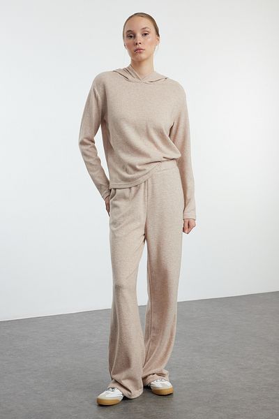 Trendyol Collection Bézs kapucnis puha blúz és nadrág szett - TWOAW25AU00076