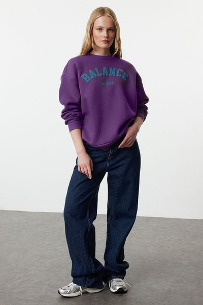 Trendyol Collection Oversize Knitted Sweatshirt with Purple Slogan - TWOAW25SW00033