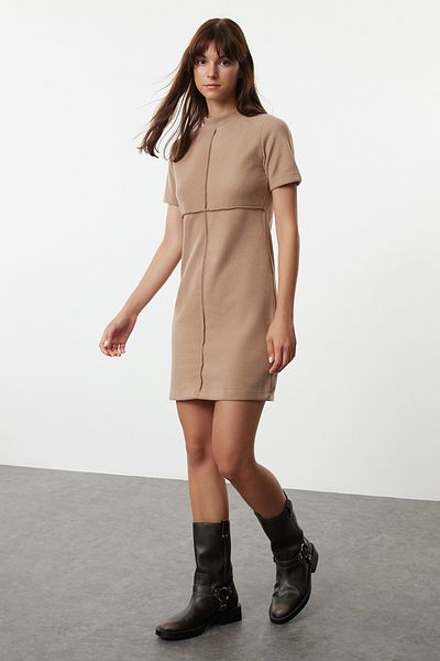 Trendyol Collection Πλεκτά Θεσσαλονίκης Μίνι Φόρεμα - μινκ σε γραμμή Α, Πλεκτό σχέδιο TWOAW24EL00149