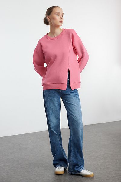 Trendyol Collection Oversize růžová pletená mikina – detail rozparku, široký střih TWOAW25SW00034
