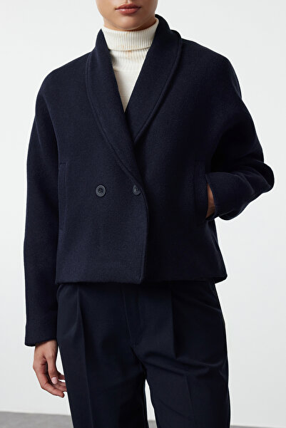 Trendyol Collection Námořnická modrá Regular Woolen Short Jacket Coat TWOAW25KB00047