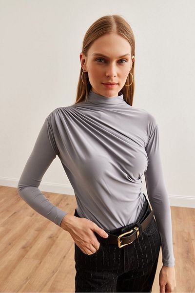 Olalook Stylová dámská halenka s šedým závěsem - Blz- 19002712