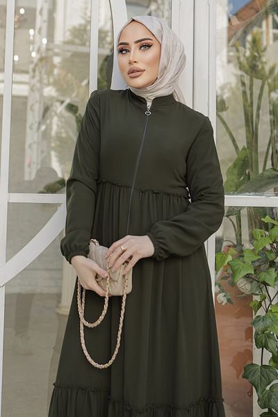 InStyle Abaya o zebranych szczegółach, zapinana na zamek – khaki