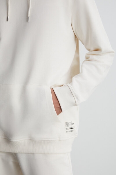 GRIMELANGE Benda Men's 3-Thread Raster Soft Kangaroo Pocket Hooded White Sweatshirt