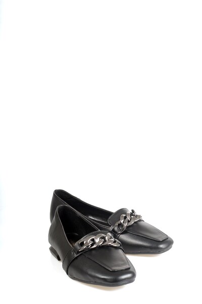 ayakkabiyolla Чорні балетки - з ланцюжком-ременем