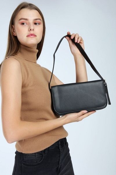 YUKES Black Baguette Women's Bag - with Cover