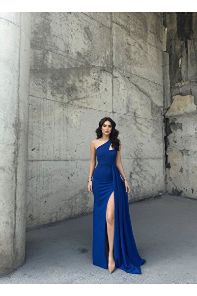 bella istanbul Diva Kuyruklu Yırtmaçlı Abiye