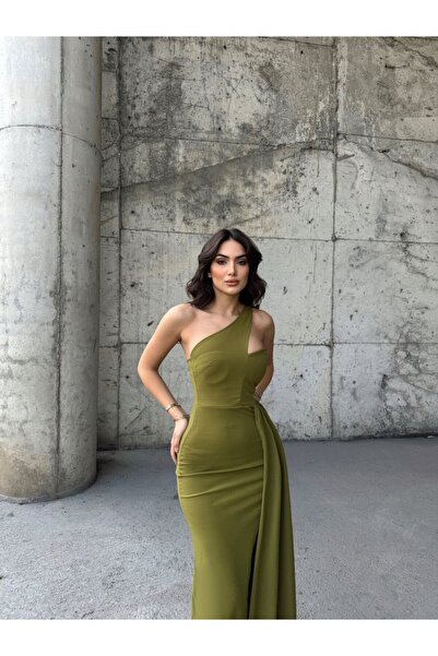 bella istanbul Diva Kuyruklu Yırtmaçlı Abiye