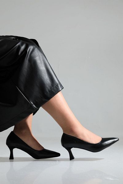 CARLA BELLA Pantofi Confortabili Si Eleganti Cu Toc Pahar De 5 Cm Negri Stiletto Alya