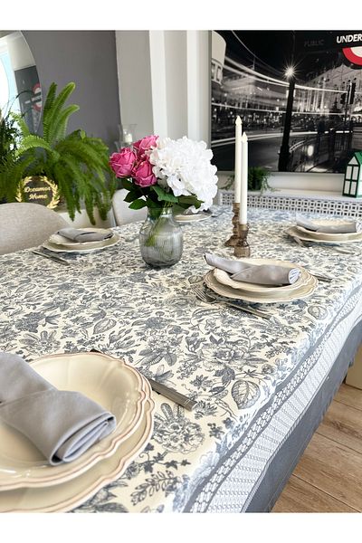 Decamor home Τραπεζομάντιλο με γκρι λουλούδια με ανθεκτικό σε λεκέδες μπορντούρα