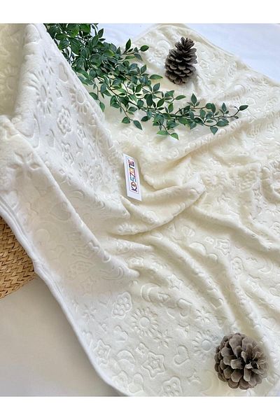kidszone Newborn Baby Seasonal Blanket - Embossed, 90*90cm