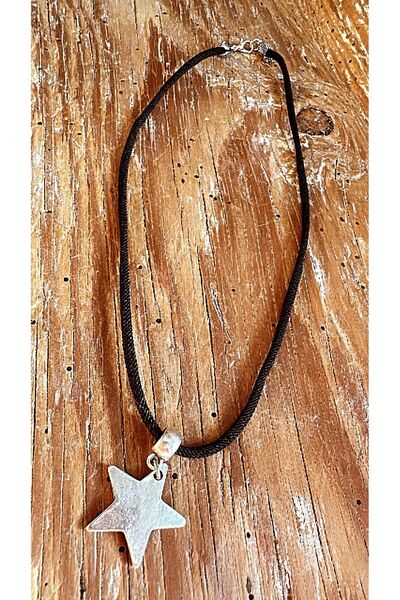 by özllem Ip Star Parachute Necklace