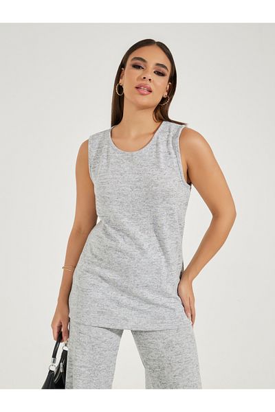 Styli Solid Round Neck Sleeveless Knit Top