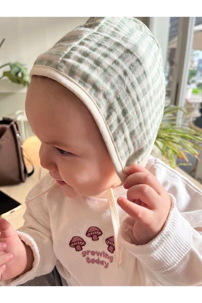 runbaby Çift Kat Müslin Çift Taraflı Bebek Bonnet Şapka (3-9 AY) - Yeşil Çizgili