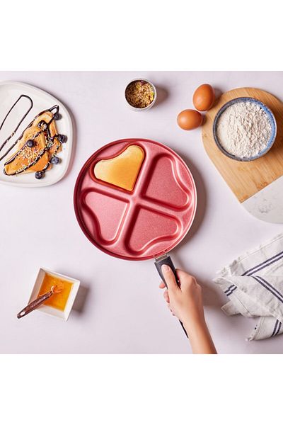 Karaca Talia Love Pancake Mold