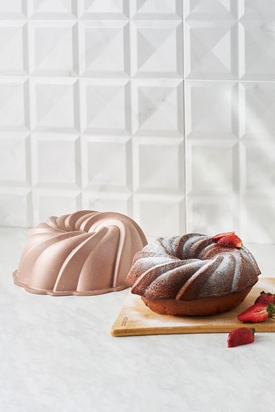 Karaca Pare Metallic Powder Cast Cake Mold 24 Cm