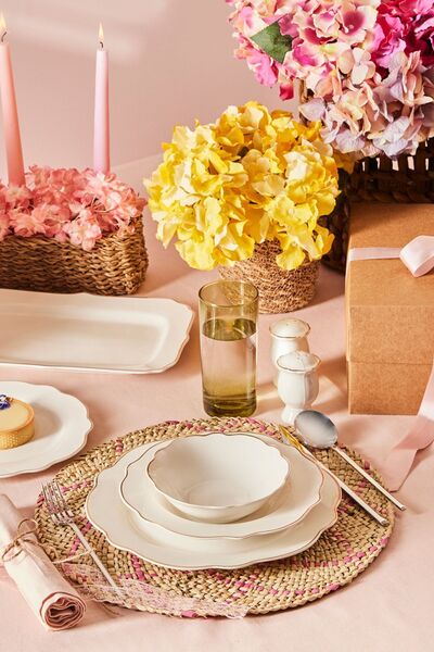 Karaca Daisy Gold Wave Shape Kayıklı 27 Parça 6 Kişilik Porselen Yemek Takımı