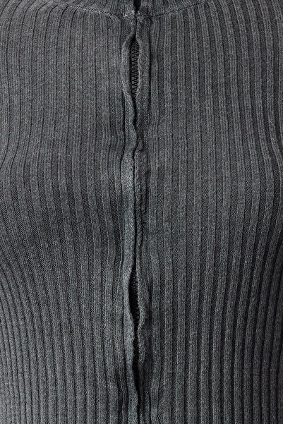 Trendyol Collection Anthracite Knitwear Crop Cardigan - 100% Cotton, Washing Effect TWOAW25HI00010