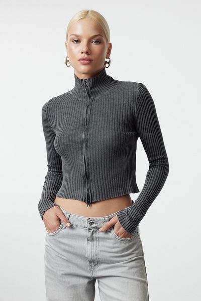 Trendyol Collection Anthracite Knitwear Crop Cardigan - 100% Cotton, Washing Effect TWOAW25HI00010