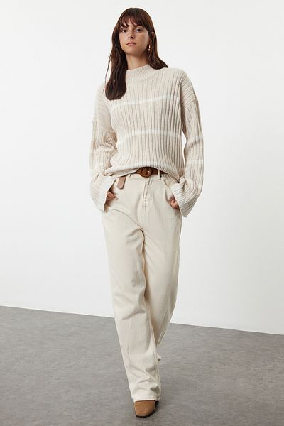 Trendyol Collection Gestreifter Strickpullover mit weiter Passform - Stein TWOAW24KZ00557
