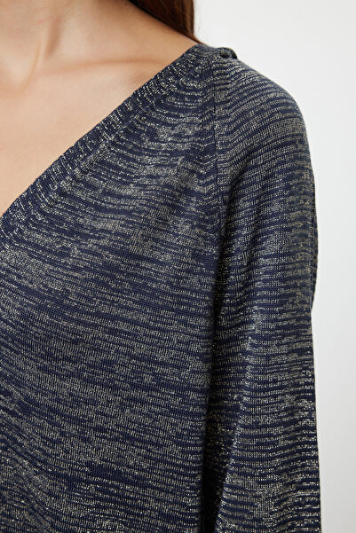 Trendyol Collection Indigo Premium – széles szabású és csillogó, részletes kapucnis kötöttáru kardigán TWOAW25HI00043