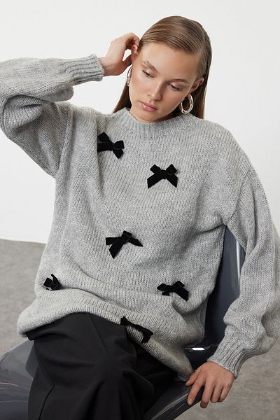 Trendyol Modest Strickpullover - Graues Schleifendetail, TCTAW25AK00057