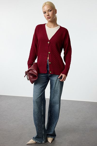 Trendyol Collection Bordeauxroter Basic-Strickcardigan - Wide Fit TWOAW22HI0423
