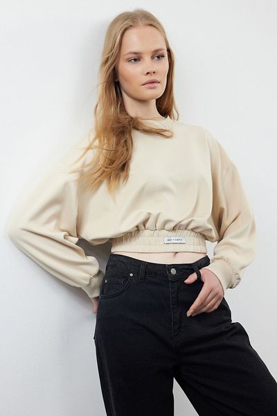 Trendyol Collection Pletená mikina Soft Buttoned Stone Color Crop - Detailní štítek, pohodlný střih Twoaw25Sw00076