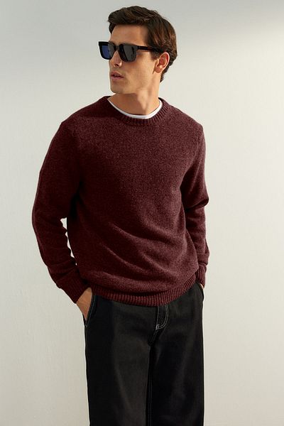 Trendyol Collection Herren-Strickpullover aus Wolle mit Rundhalsausschnitt – Weinrot, Limited Edition TMNAW24KZ00058