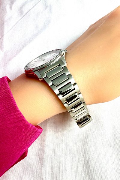 Hislon Yh-M-00004 Model Women's Wristwatch