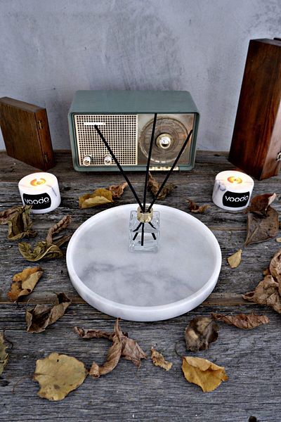 Voodo Concept Nimbus White Marble Presentation Tray - 30 Cm Diameter