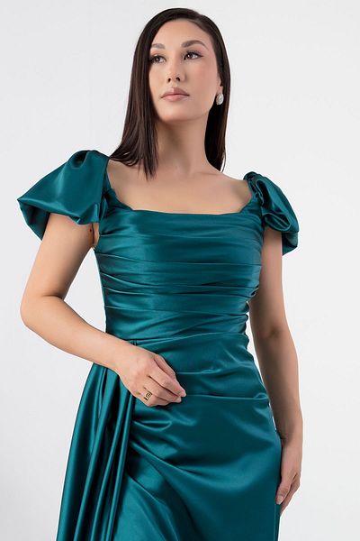 PULLIMM Rochie din satin - decolteu pătrat și despicat, SB6053