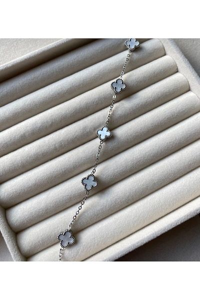 BALM STORE Unisex Pearlescent Steel Clover Bracelet