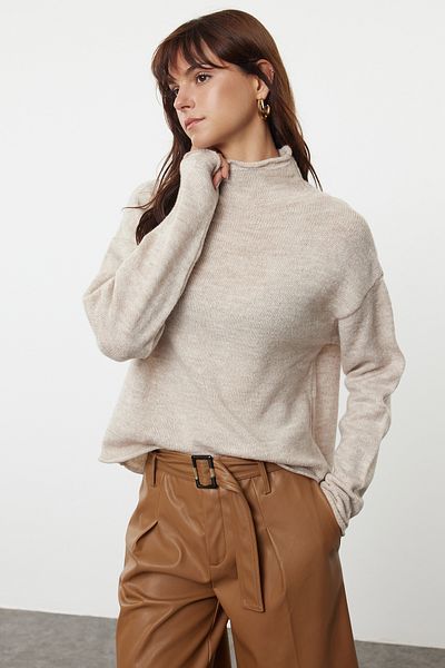 Trendyol Collection Pulover de tricotaj cu textura moale cu guler larg - Stone More Sustainable TWOAW25KZ00306