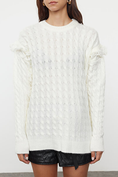 Trendyol Collection Pletený svetr s měkkou texturou Ecru - pletený střapec do vlasů Detailní TWOAW25KZ00247