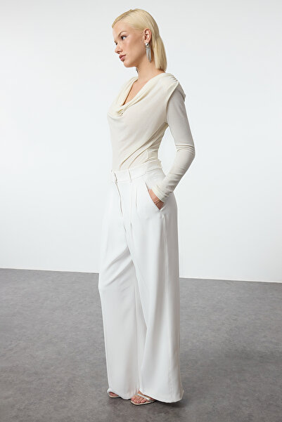 Kolekcia Trendyol Trblietavé Ecru Knitted Body - golier Degaje TPRAW25BD00002