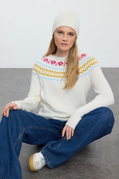 Trendyol Collection Ethnic Patterned Ecru Knitwear Sweater - Soft Textured, Beret Model TWOAW25KZ00216
