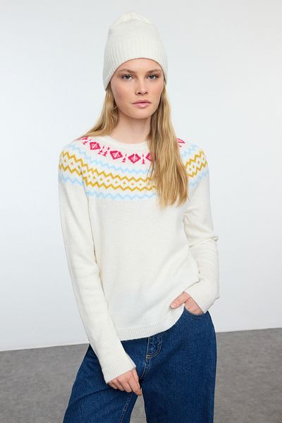 Trendyol Collection Ethnic Patterned Ecru Knitwear Sweater - Soft Textured, Beret Model TWOAW25KZ00216