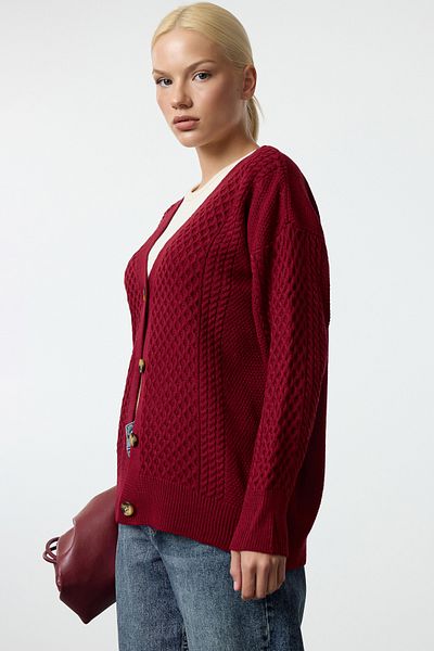 Trendyol Collection Bordeauxroter Basic-Strickcardigan - Wide Fit TWOAW22HI0423