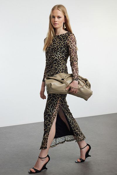 Trendyol Collection Rugalmas tüll mintás leopárd testhez kötött kötött ruha - Twoaw25el00222
