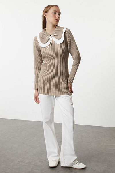 Trendyol Modest Μπεζ πλεκτό πουλόβερ με γιακά Θεσσαλονίκης - TCTAW25AK00032