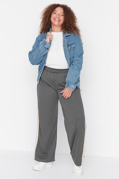 Trendyol Curve Graue Strickhose mit hoher Taille – weites Bein, Übergröße Tbbaw23ar00018