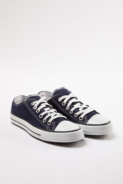 TRENDYOL SHOES Flache Herren-Sneakers in Marineblau - zum Schnüren, TAKAW25sn00011