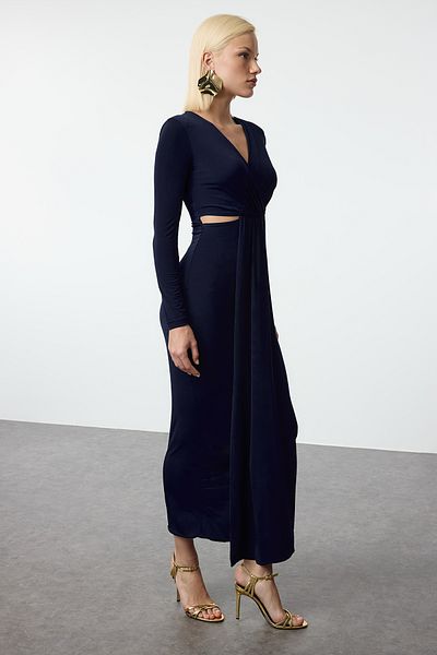 Trendyol Collection Navy Blue Cut Out/Window Detail Knitted Long Stylish Midi Evening Dress & Homecoming Dress Tpraw25El00047